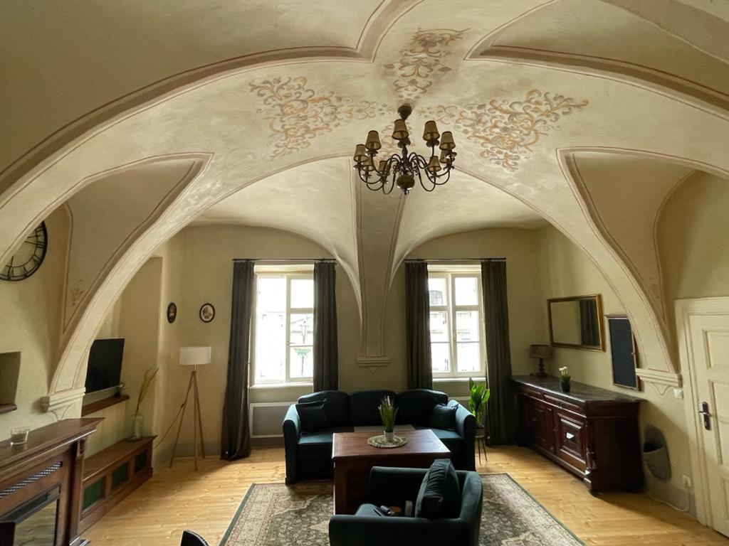 Banská Štiavnica Apartman V Studni Na Streche מראה חיצוני תמונה