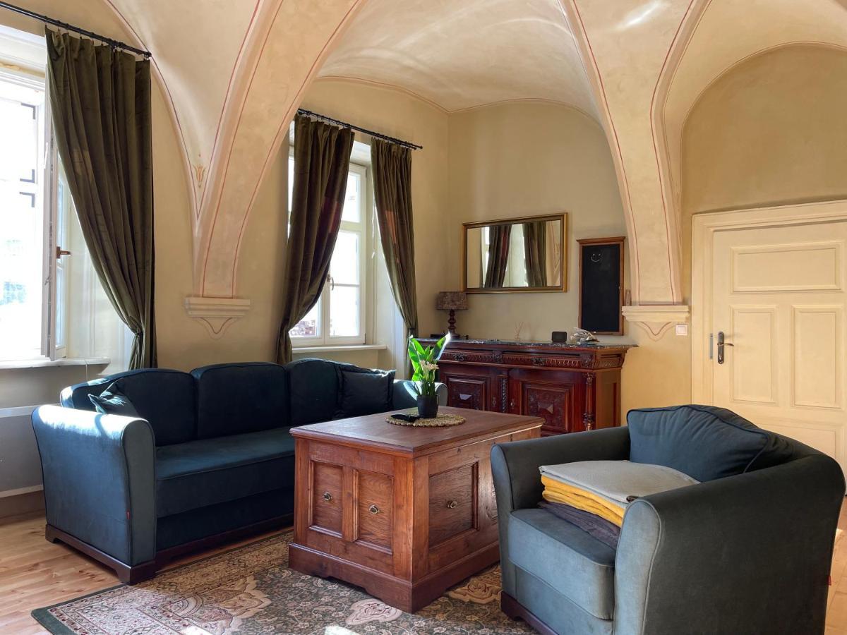 Banská Štiavnica Apartman V Studni Na Streche מראה חיצוני תמונה